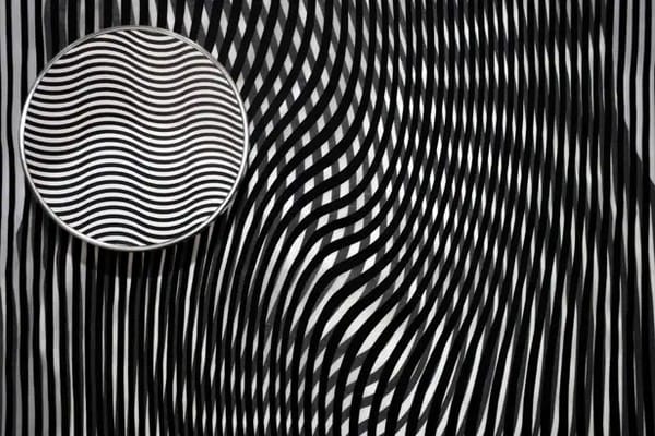 Motion illusion on fabric