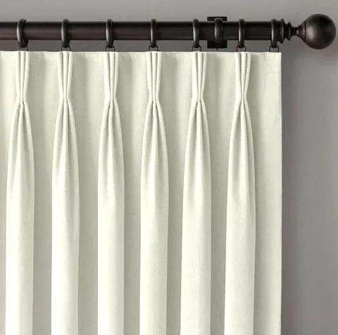 Pinch pleat curtain